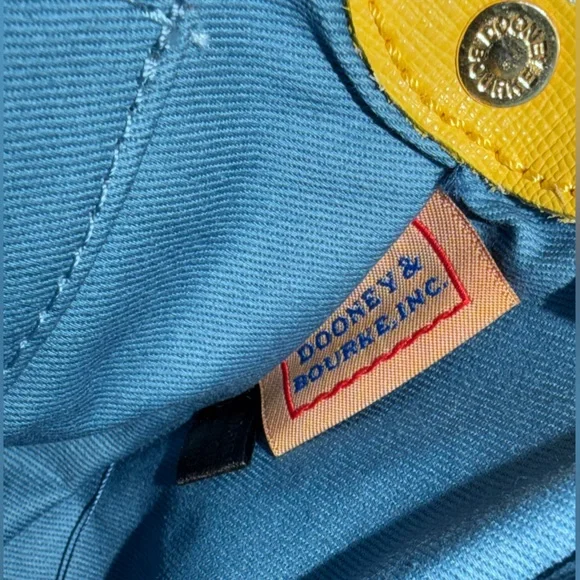 Rare Dooney & Bourke Limone Ruby Mini Crossbody Satchel With Detachable Strap - Picture 5 of 6